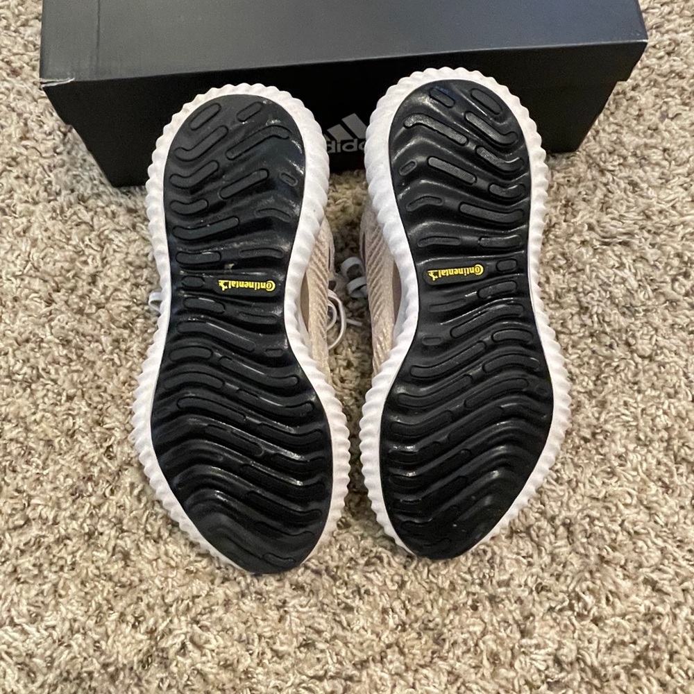 Alphabounce Beyond - image 3